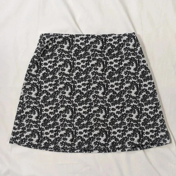 Urban Outfitter Floral A-Line Mini Skirt, Color White/Black Size S - Picture 1 of 11